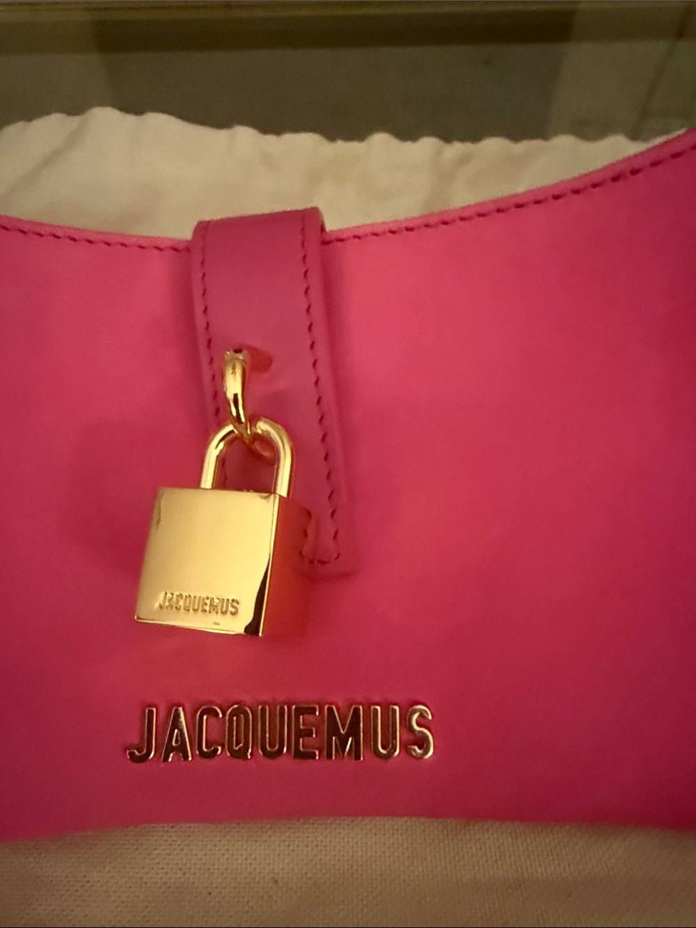 Jacquemus Authentic Hot Pink Shoulder Bag with Gold Padlock - Picture 6 of 15